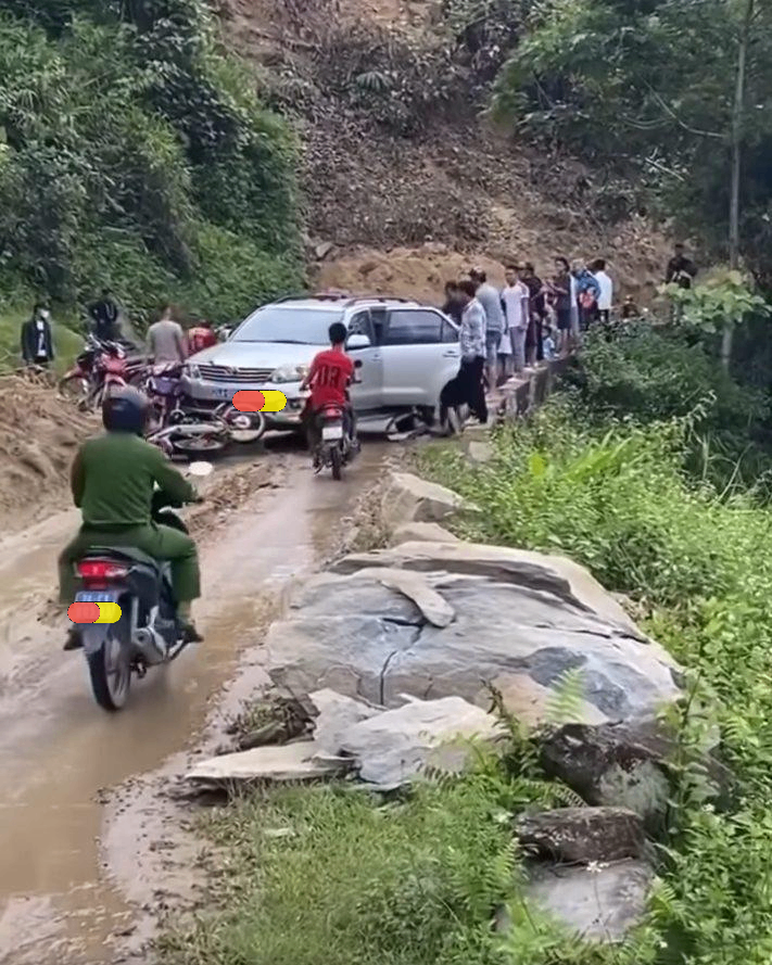 Này kiểu ở ngoài chán Quá hay sao á các bác nhỉ